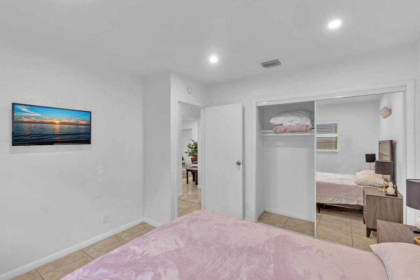 2 Bedroom House Minutes From Beach And Casino Db1 Dania Beach Exteriér fotografie
