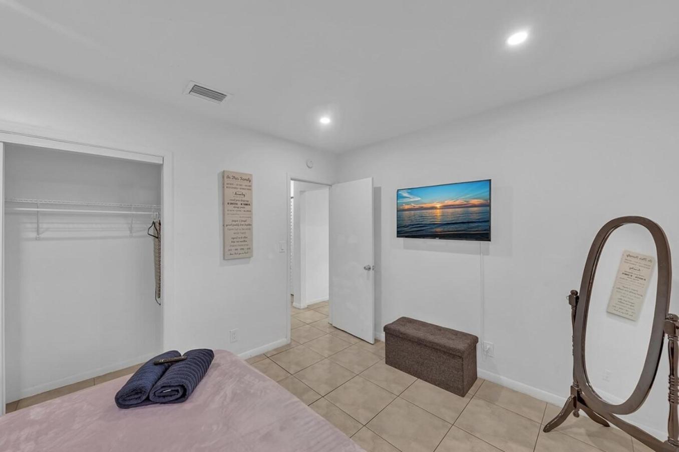 2 Bedroom House Minutes From Beach And Casino Db1 Dania Beach Exteriér fotografie