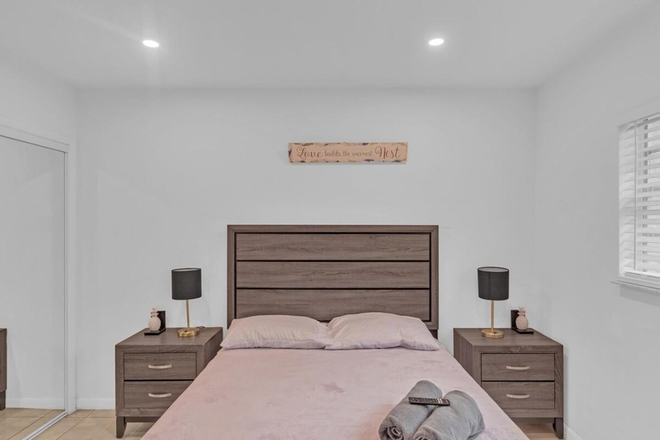 2 Bedroom House Minutes From Beach And Casino Db1 Dania Beach Exteriér fotografie