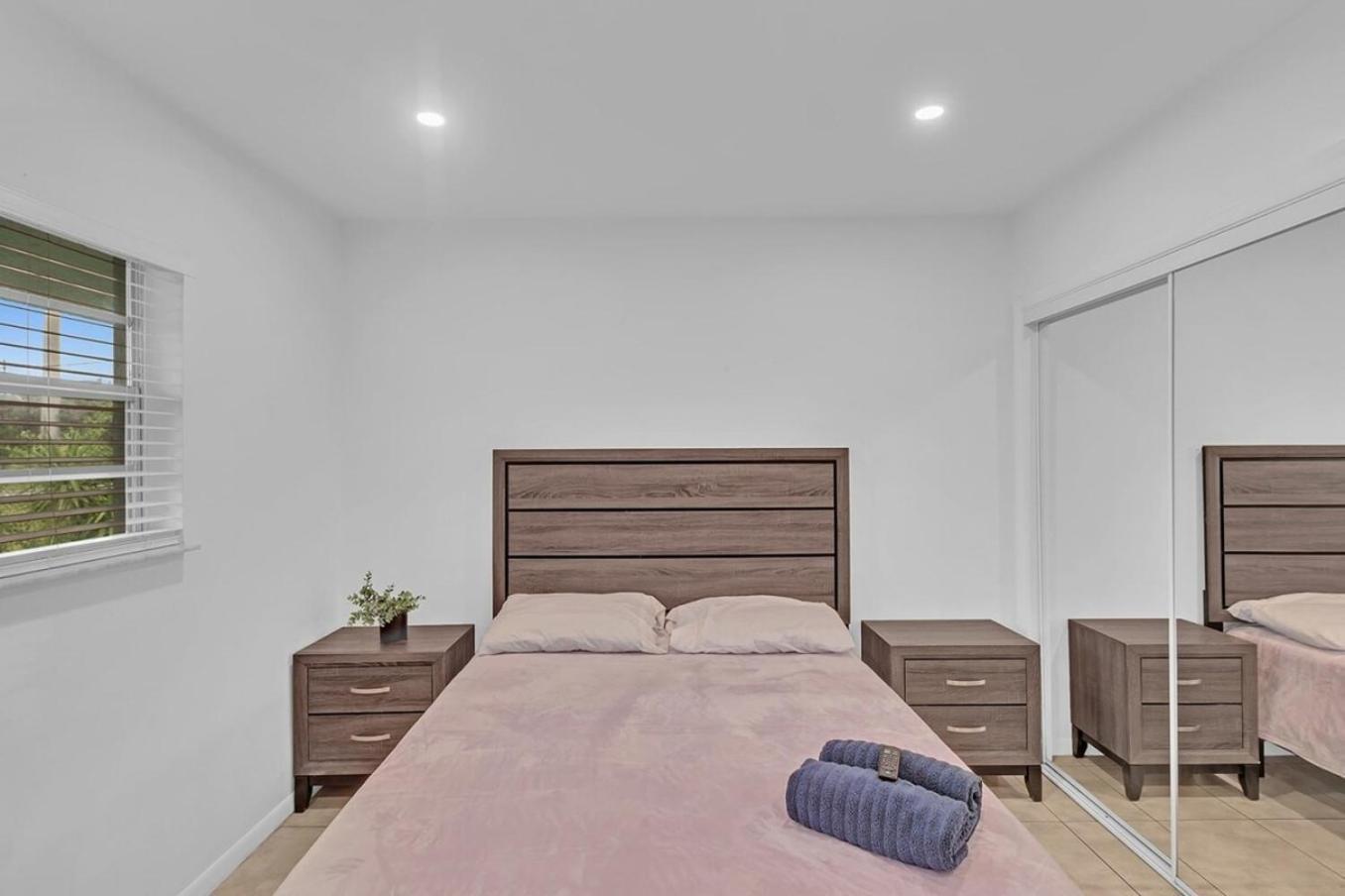 2 Bedroom House Minutes From Beach And Casino Db1 Dania Beach Exteriér fotografie