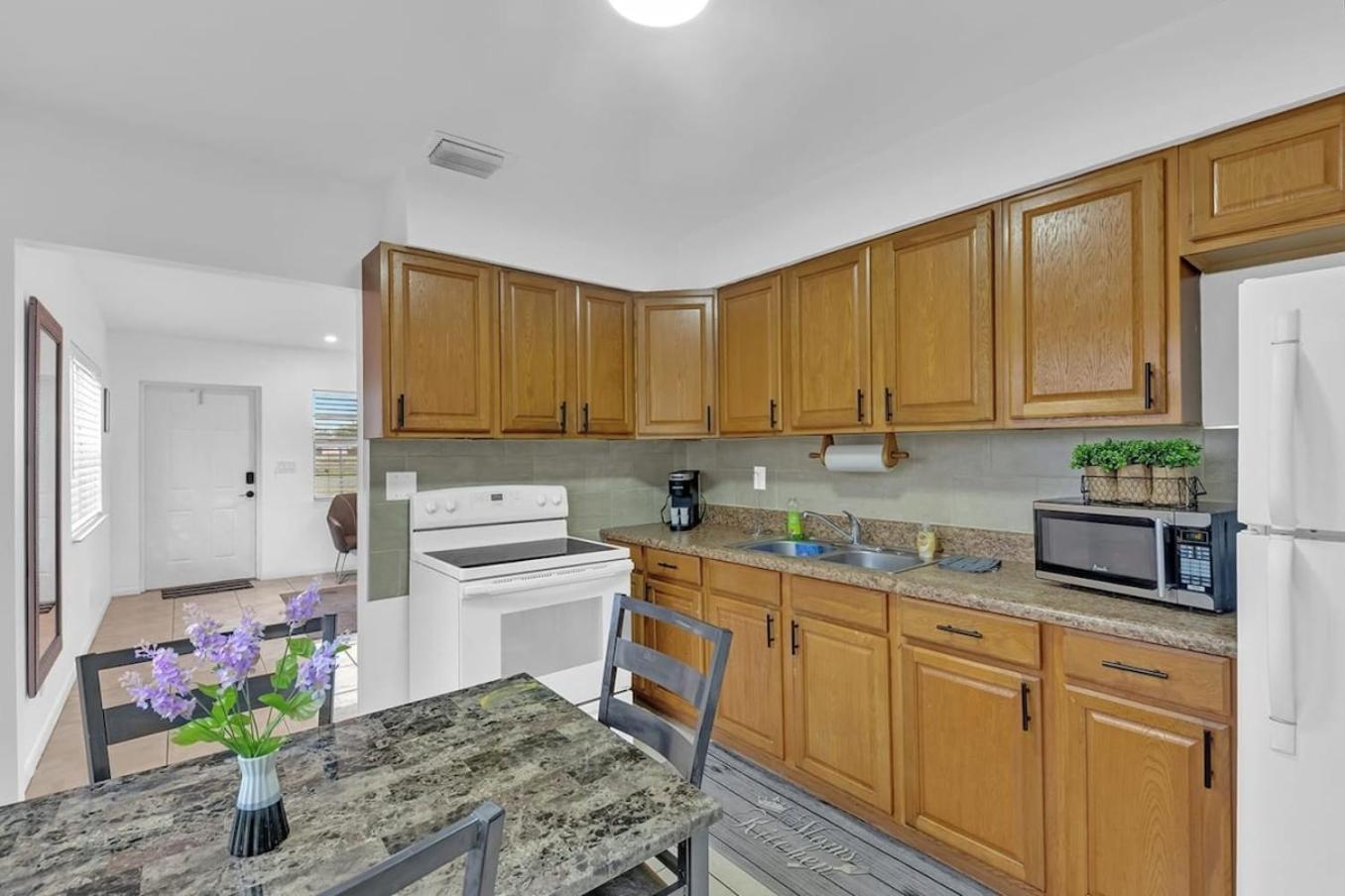 2 Bedroom House Minutes From Beach And Casino Db1 Dania Beach Exteriér fotografie